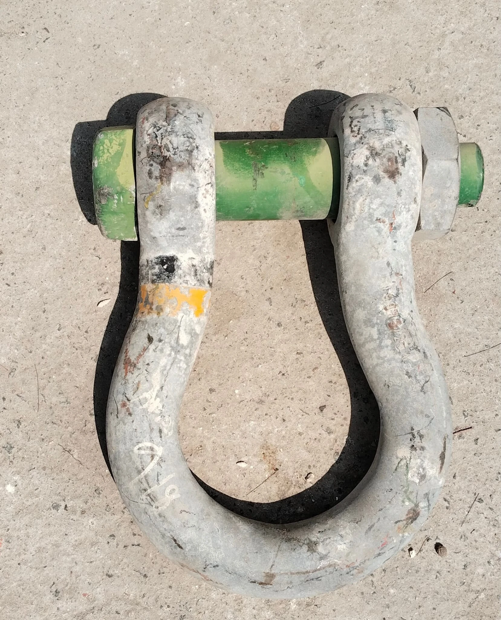 Green Pin Bow Shackle (model G-4163) with a safety bolt - View 3