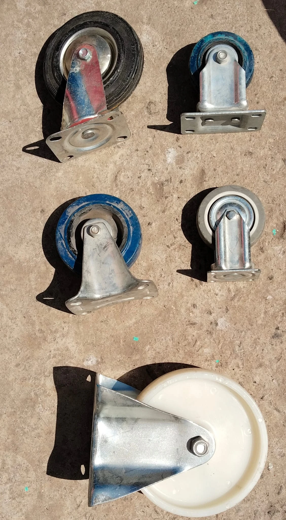 Industrial Swivel Caster Wheel Designed for Carts, Trolleys, or Furniture.